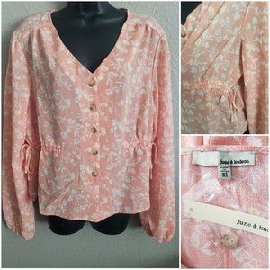***BUNDLE 3 for $25***Large - NEW Lovely Floral Blouse